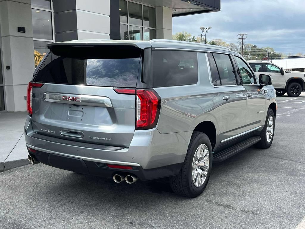Used 2023 GMC Yukon XL Denali AWD/4WD image 3
