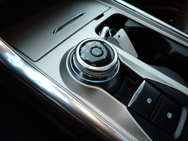 Used 2023 Ford Explorer King Ranch w/ Technology Package image 33