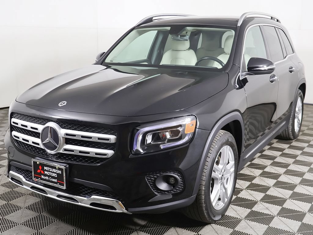 Used 2021 Mercedes-Benz GLB 250 4MATIC w/ Premium Package image 9
