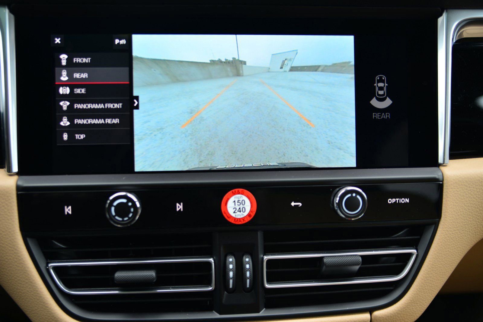 Used 2025 Porsche Macan image 33