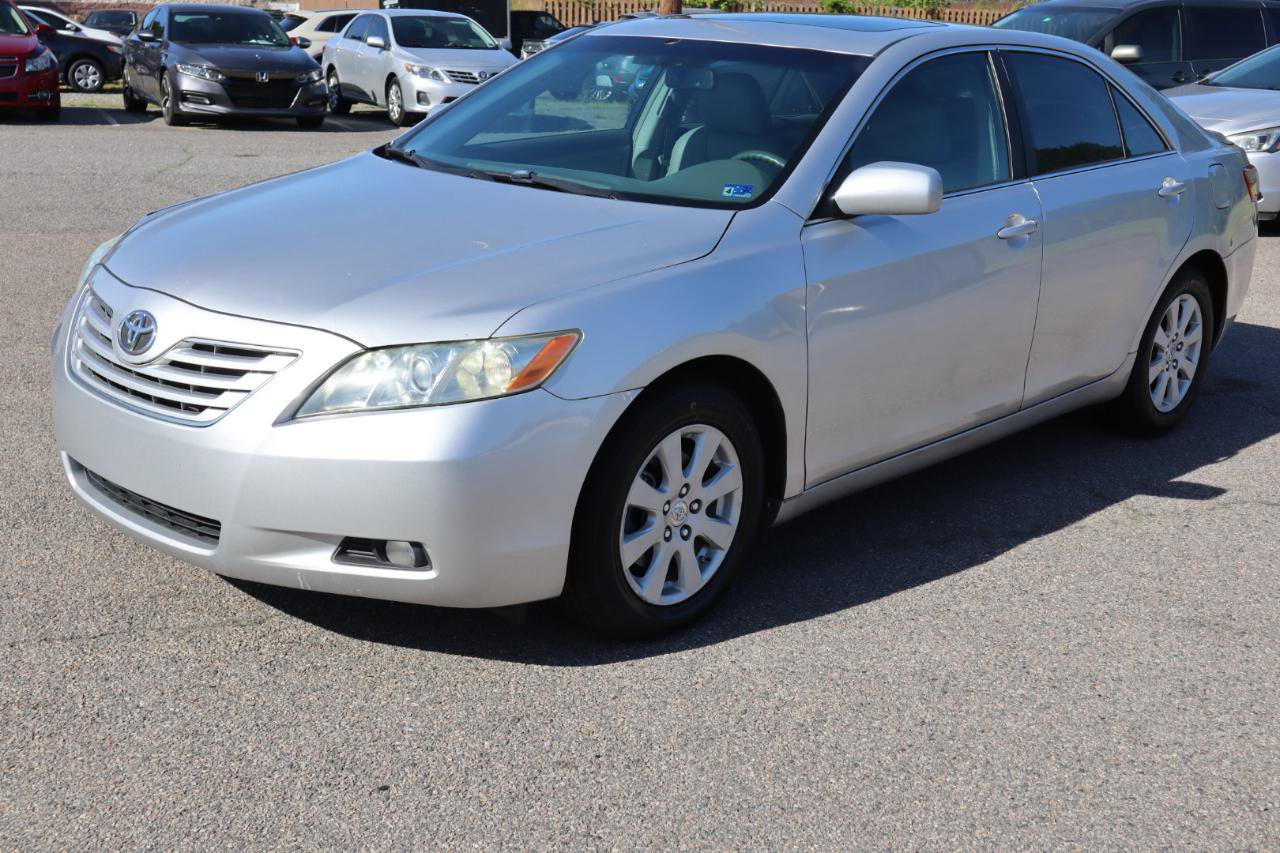 Used 2009 Toyota Camry XLE FWD image 2