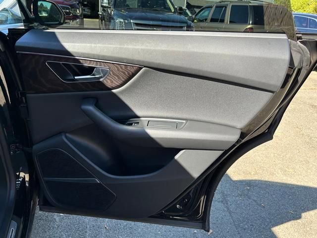 Used 2022 Audi Q8 Premium Plus w/ Premium Plus Package image 22