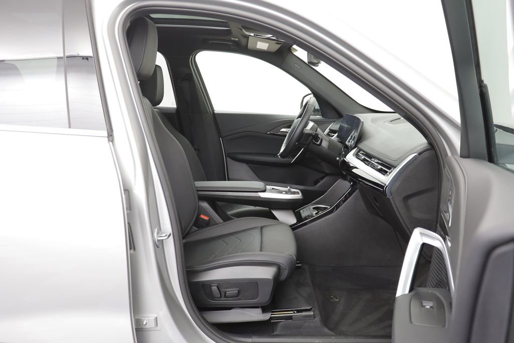 Certified 2025 BMW X1 xDrive28i w/ Convenience Package image 17