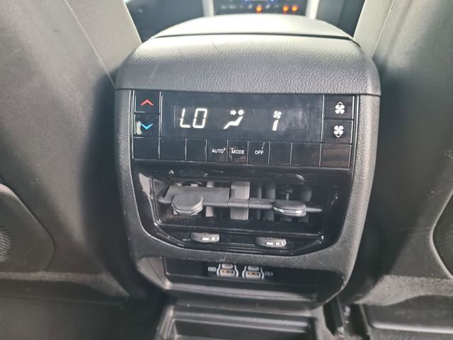 Used 2023 Jeep Grand Cherokee L Laredo image 37