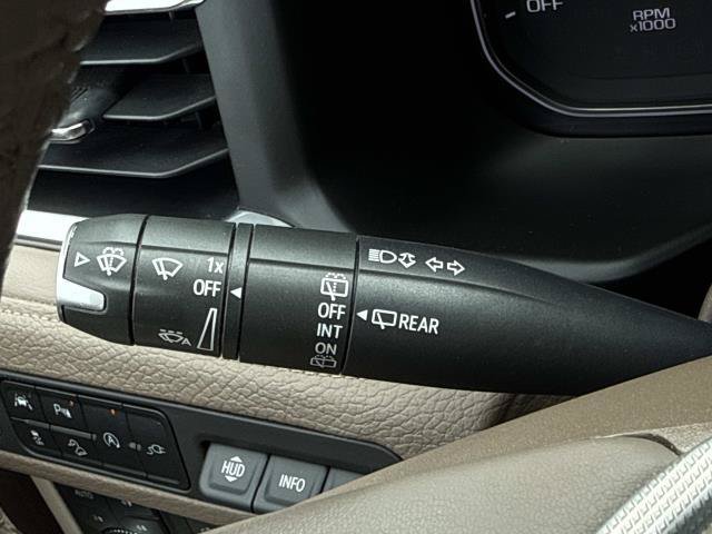 Used 2021 GMC Yukon Denali w/ Denali Premium Package AWD/4WD image 14