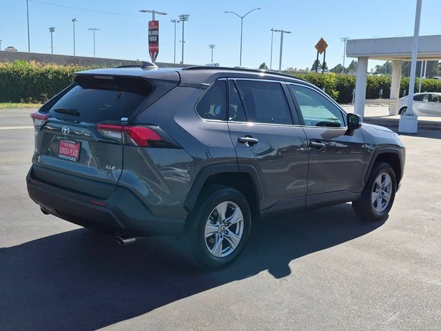 Used 2025 Toyota RAV4 XLE FWD image 8