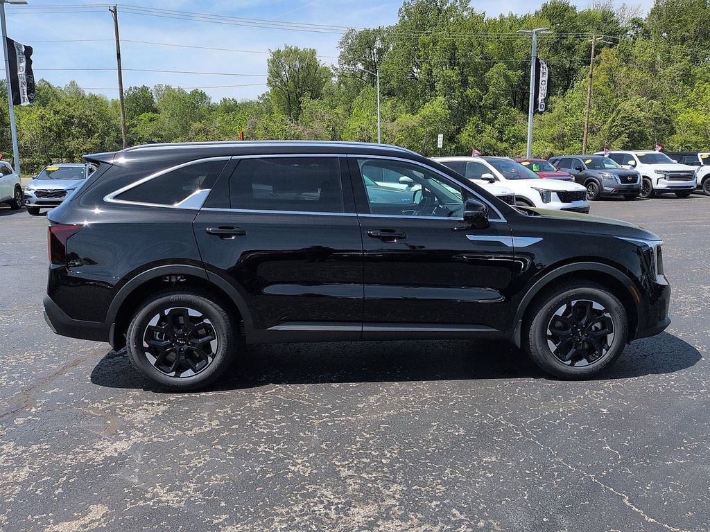 New 2026 Kia Sorento S AWD/4WD image 2