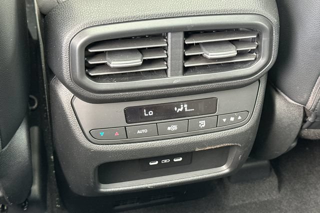 Used 2025 Honda Pilot Touring image 15