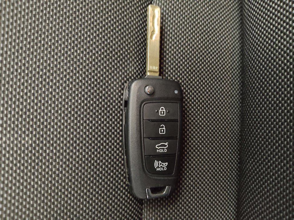 Used 2024 Hyundai Elantra SE image 32