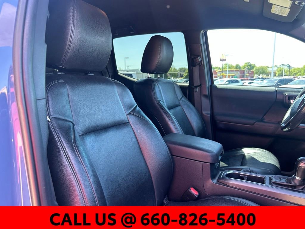 Used 2019 Toyota Tacoma TRD Off-Road AWD/4WD image 7