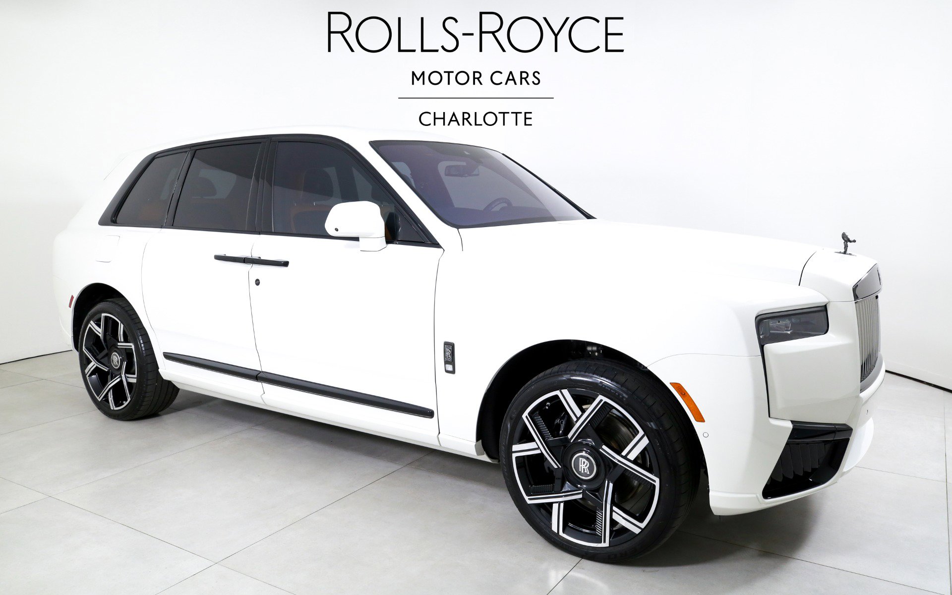 Used 2025 Rolls-Royce Cullinan Black Badge image 5