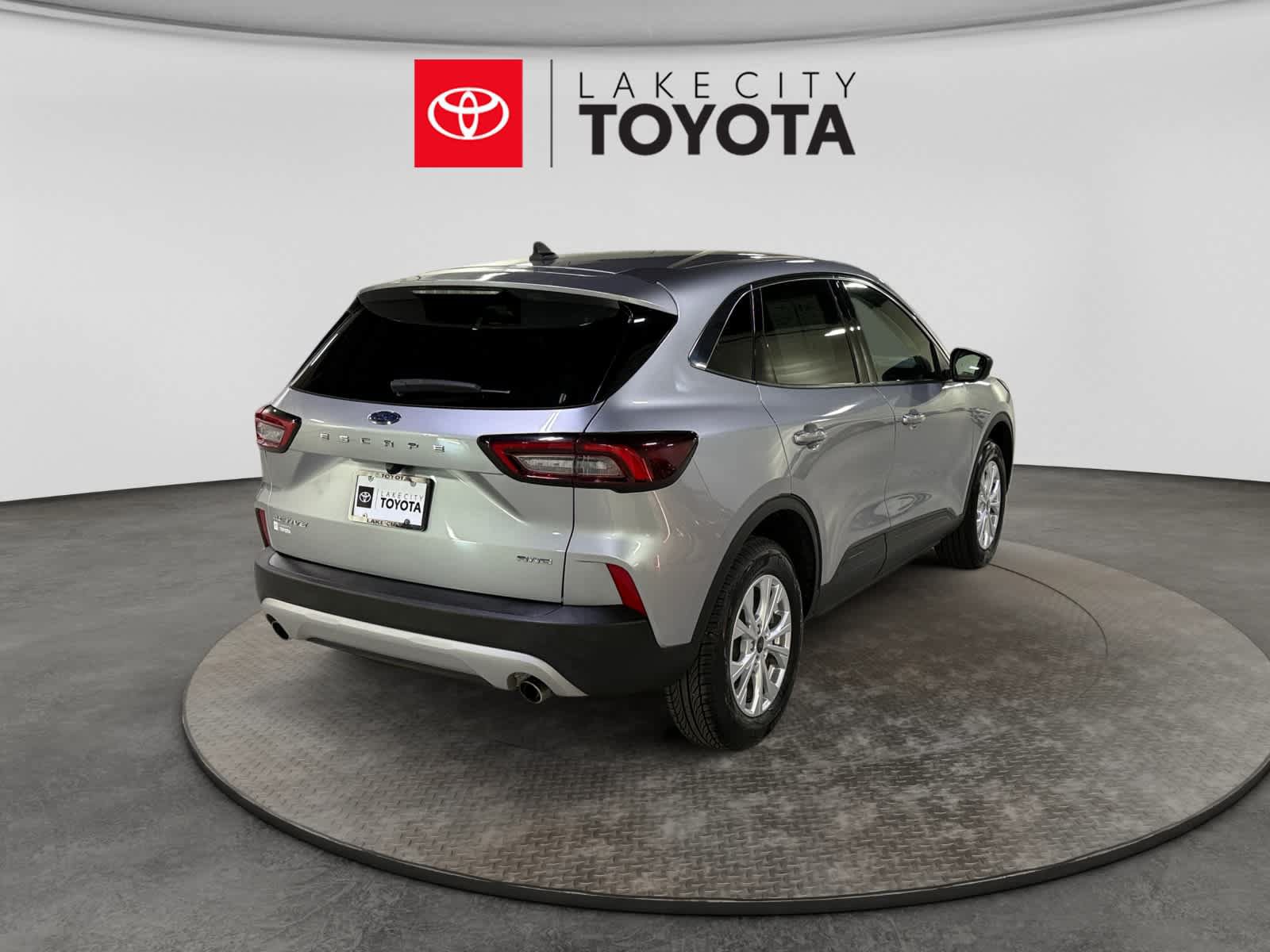Used 2024 Ford Escape Active AWD/4WD image 9