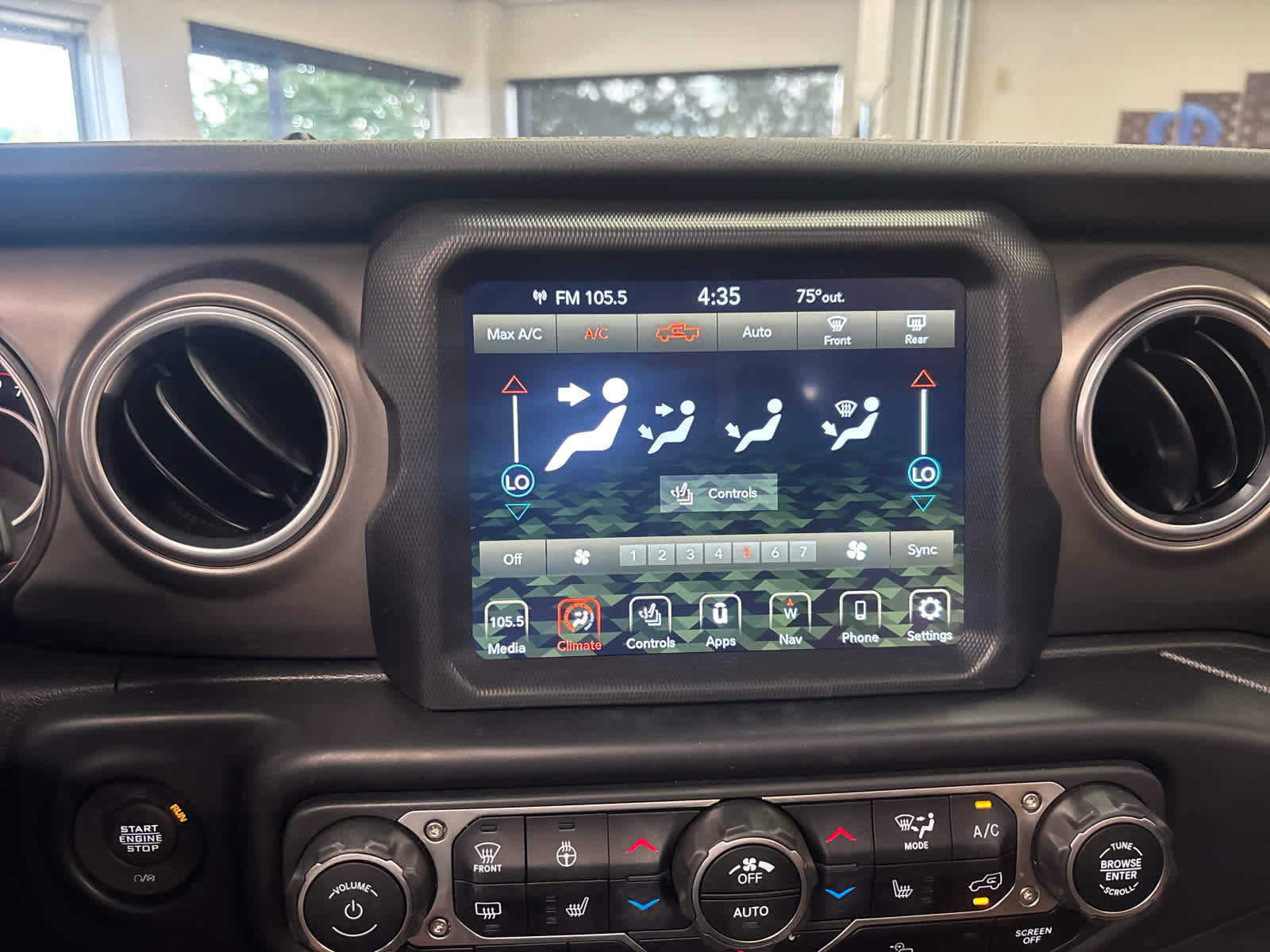 Used 2022 Jeep Gladiator Rubicon w/ Cold Weather Group image 33