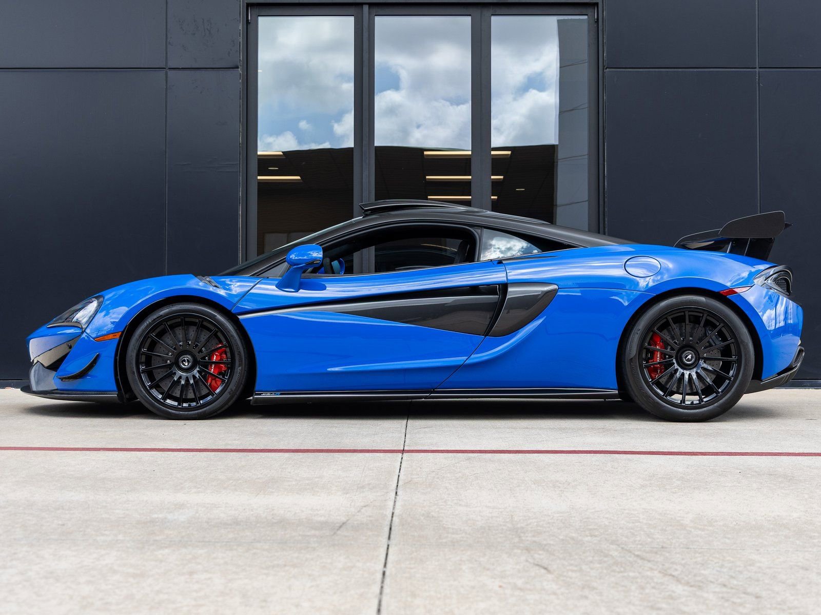 Used 2020 McLaren 620R image 10