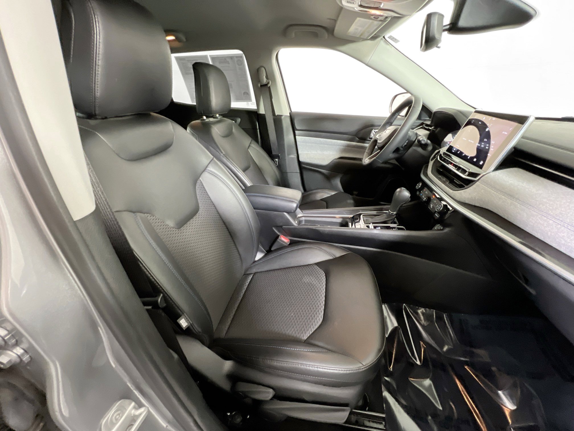 Used 2022 Jeep Compass Latitude image 25