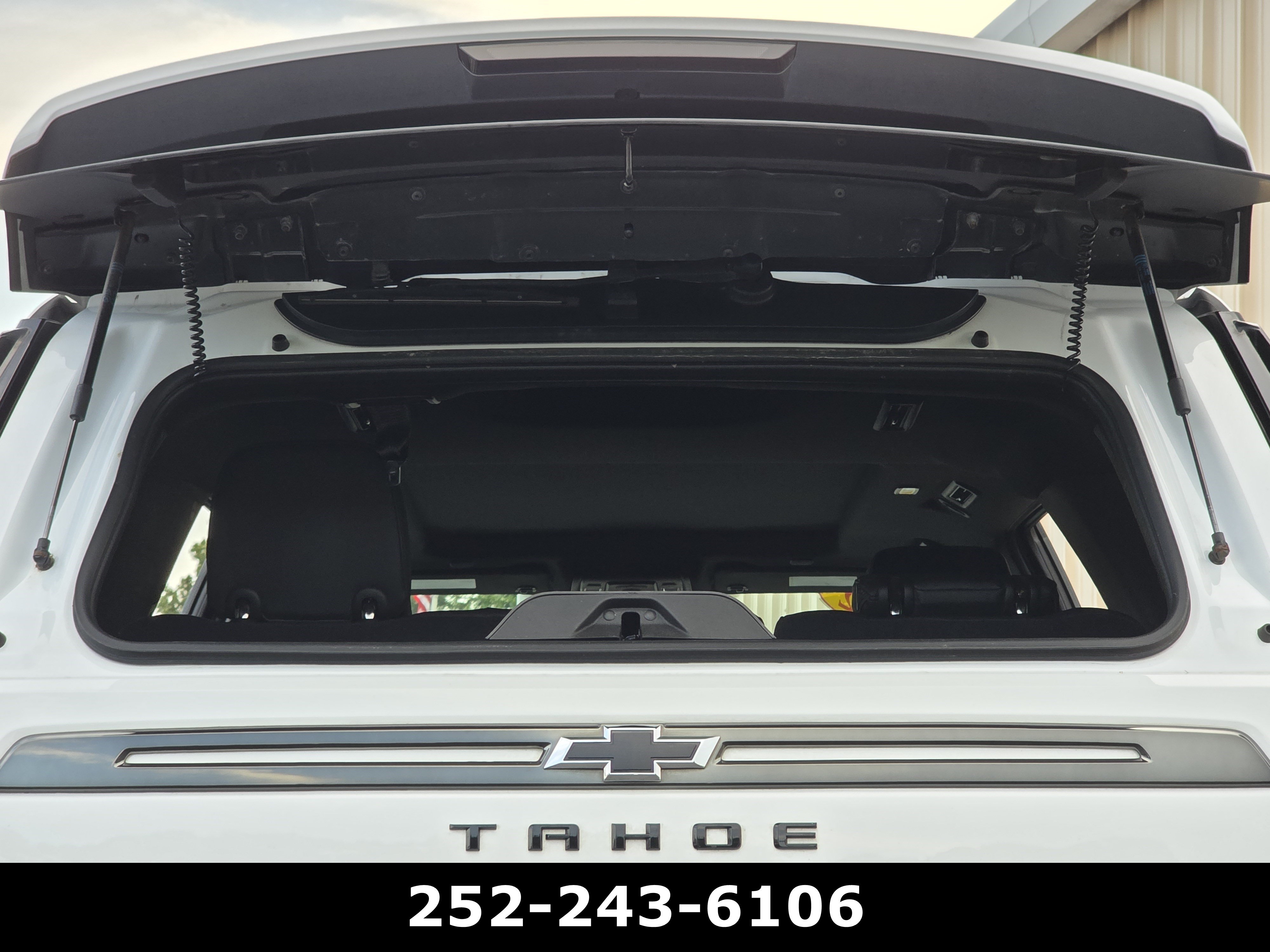 Used 2022 Chevrolet Tahoe RST w/ Luxury Package AWD/4WD image 35