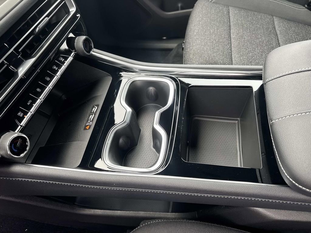 New 2026 Chevrolet Traverse LT w/ Midnight/Sport Edition FWD image 23
