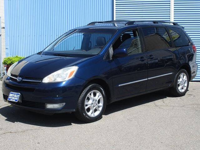 Used 2004 Toyota Sienna XLE AWD/4WD image 2