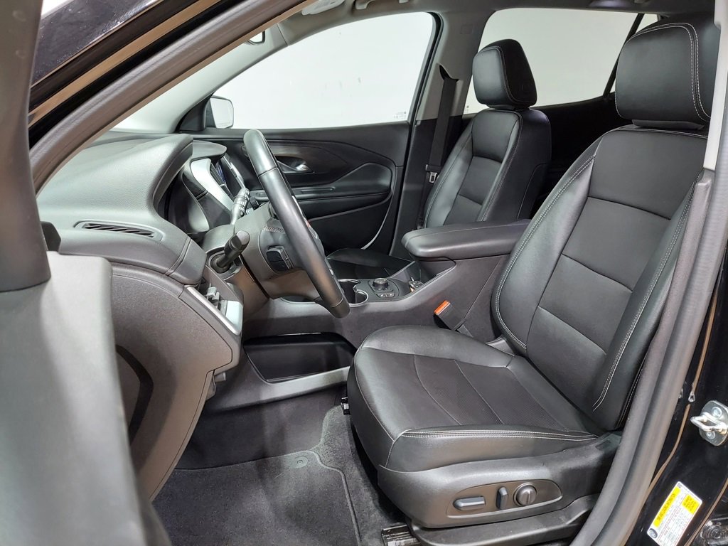 Used 2024 GMC Terrain SLT image 3