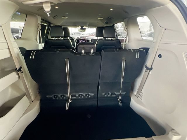 Used 2024 Chrysler Pacifica Touring-L FWD image 29