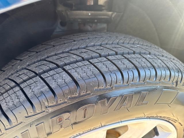 Used 2020 Chevrolet Equinox LT w/ Driver Convenience Package image 26