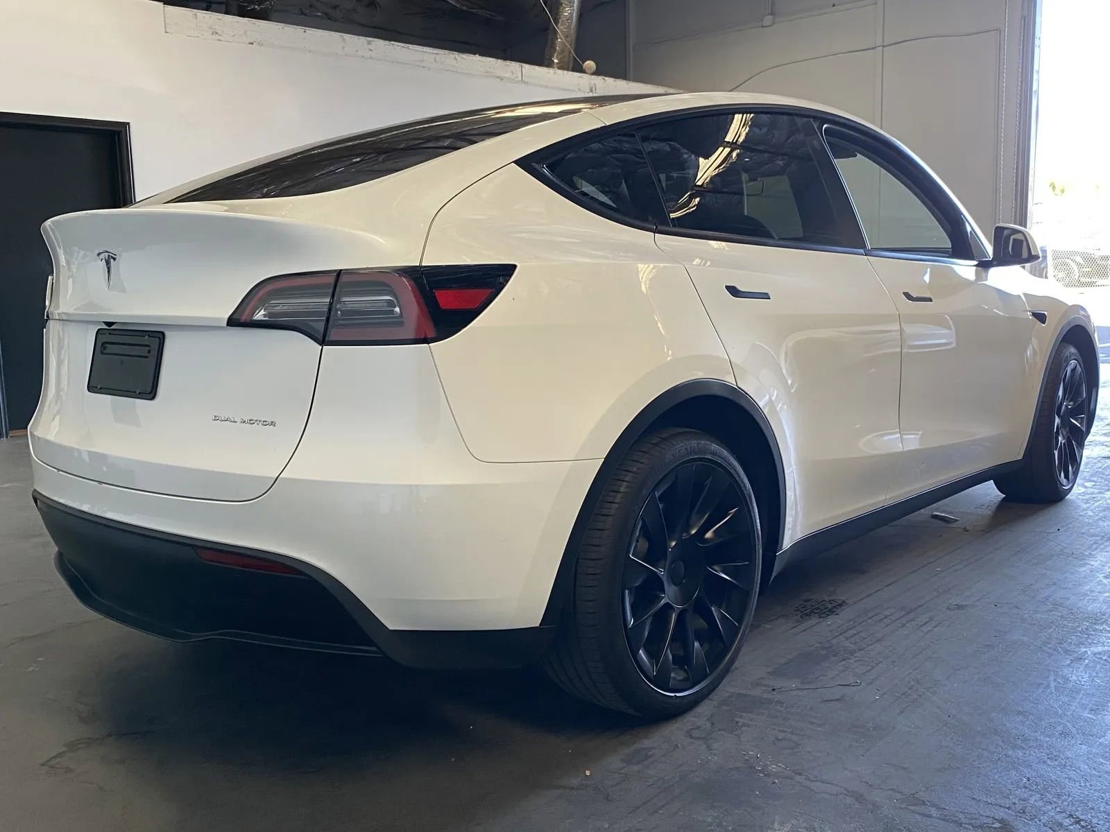 Used 2023 Tesla Model Y AWD image 4