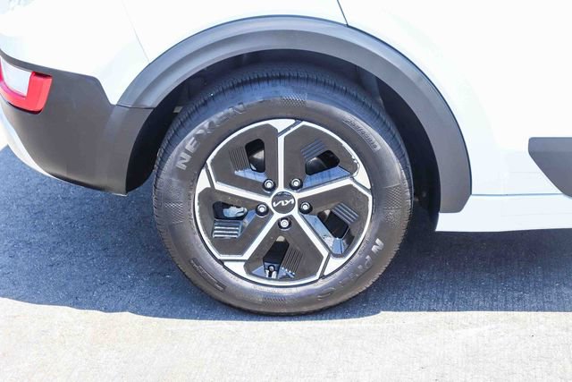 Used 2023 Kia Niro LX FWD image 9