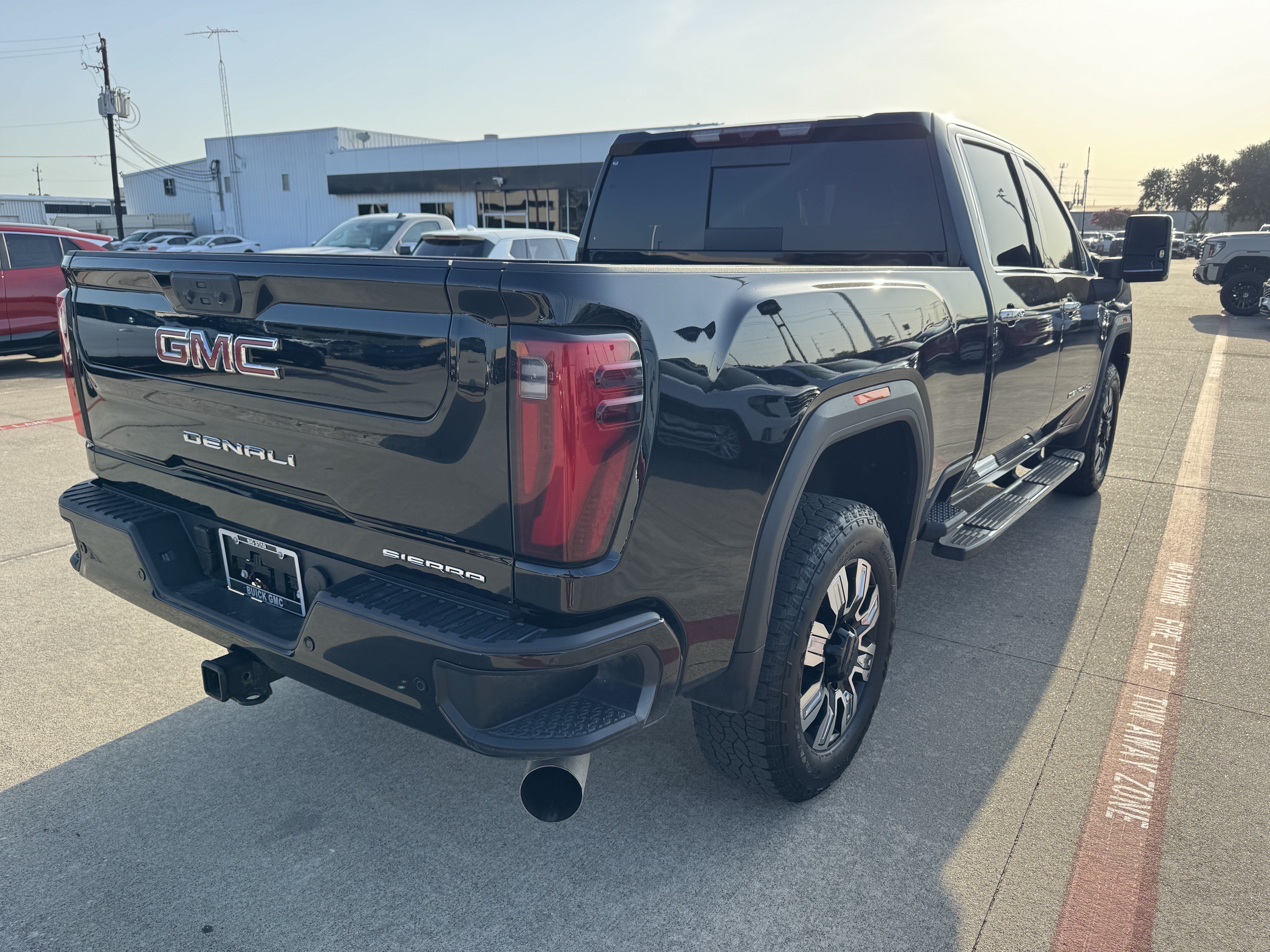 Used 2025 GMC Sierra 2500 Denali AWD/4WD image 6