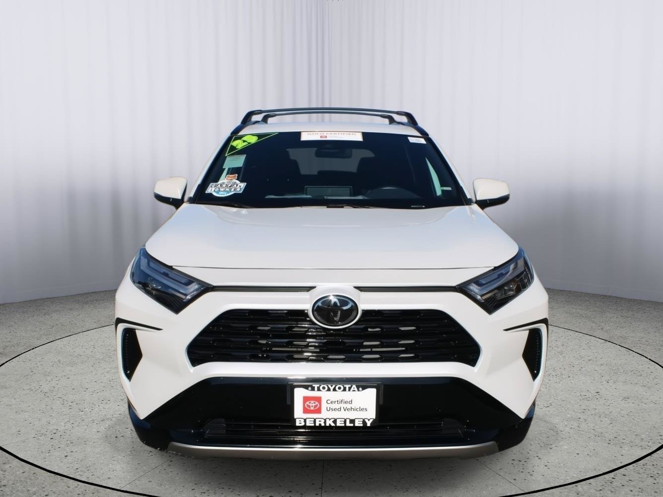 Certified 2025 Toyota RAV4 SE AWD/4WD image 3