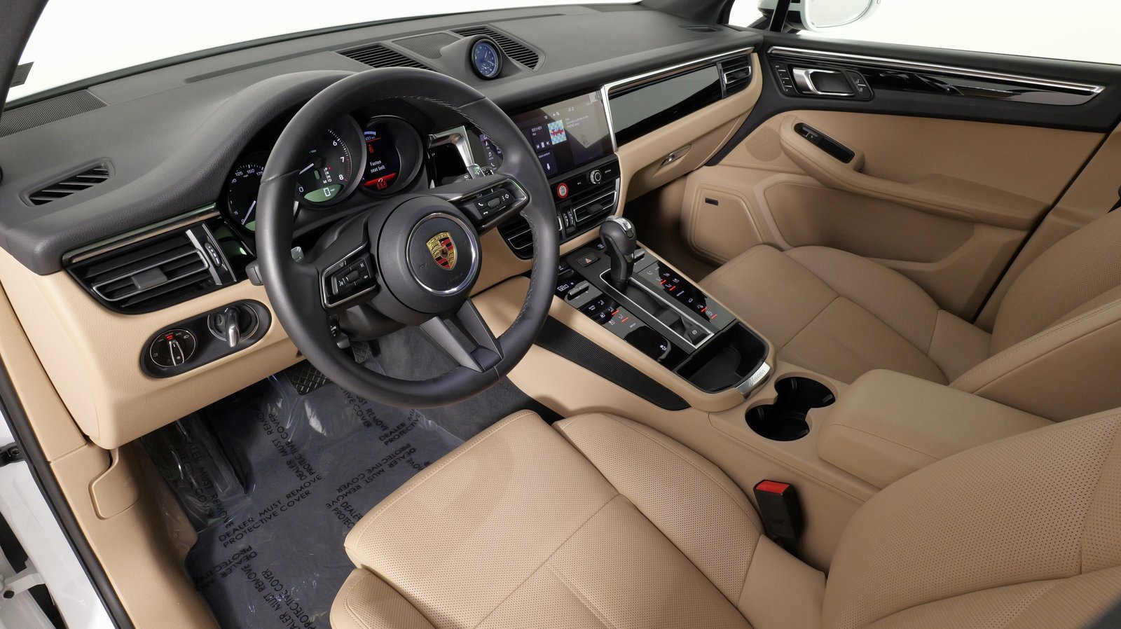 Used 2025 Porsche Macan image 32