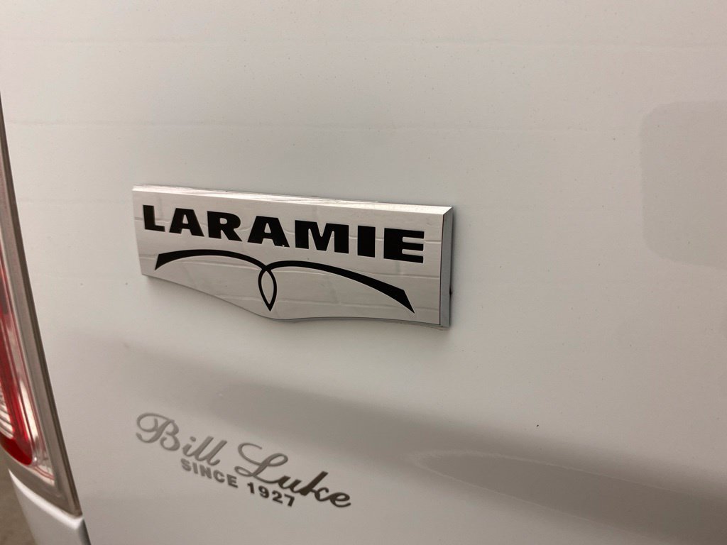 Used 2016 RAM 3500 Laramie w/ Convenience Group AWD/4WD image 12