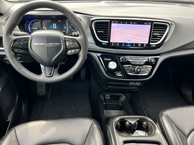 Used 2024 Chrysler Pacifica Limited FWD image 3