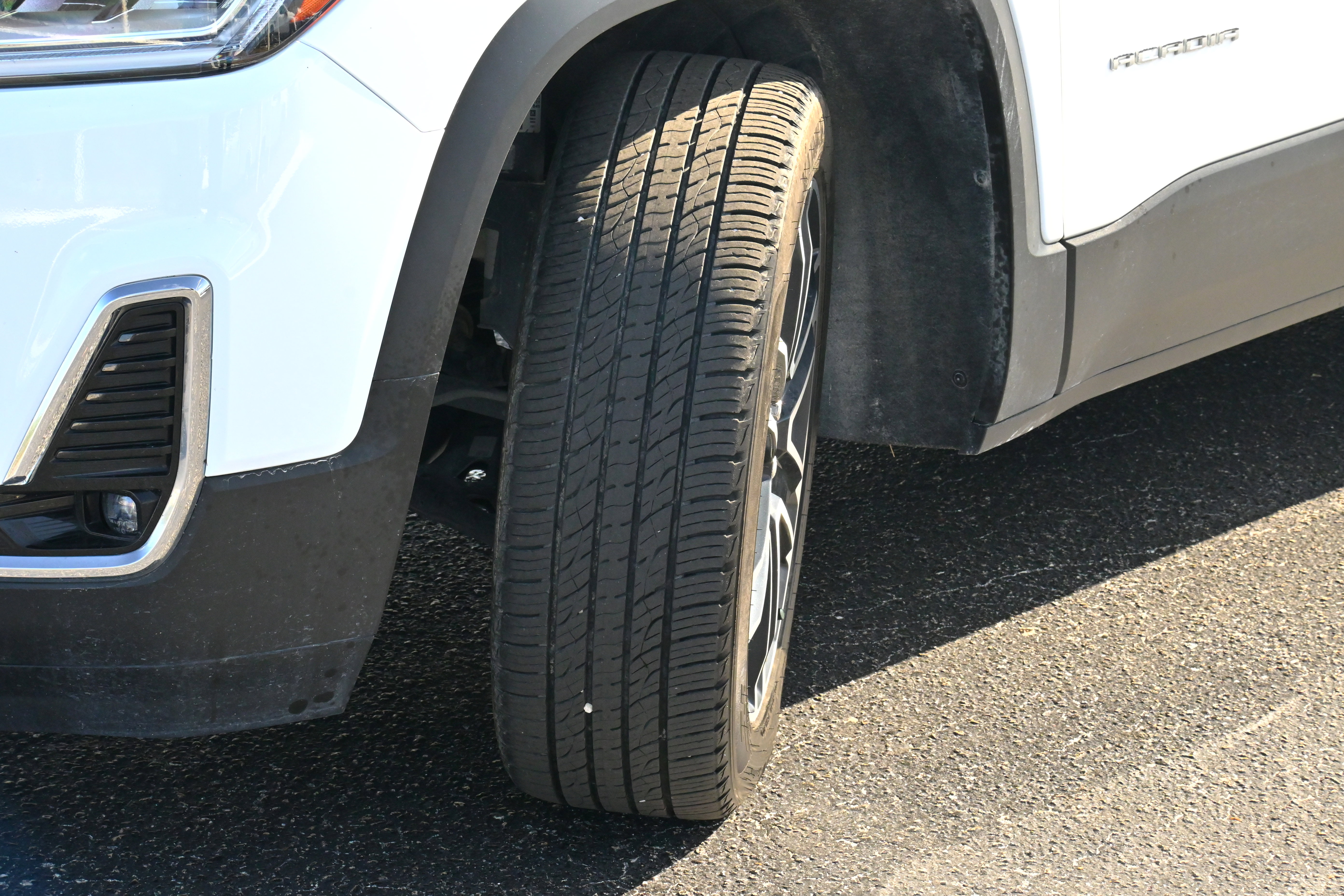 Used 2022 GMC Acadia SLT w/ Technology Package image 33