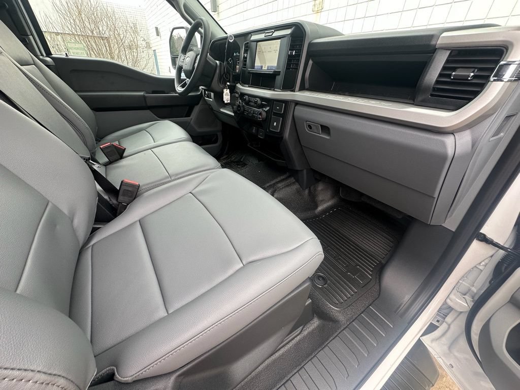 New 2026 Ford F550 4x4 SuperCab Super Duty image 17