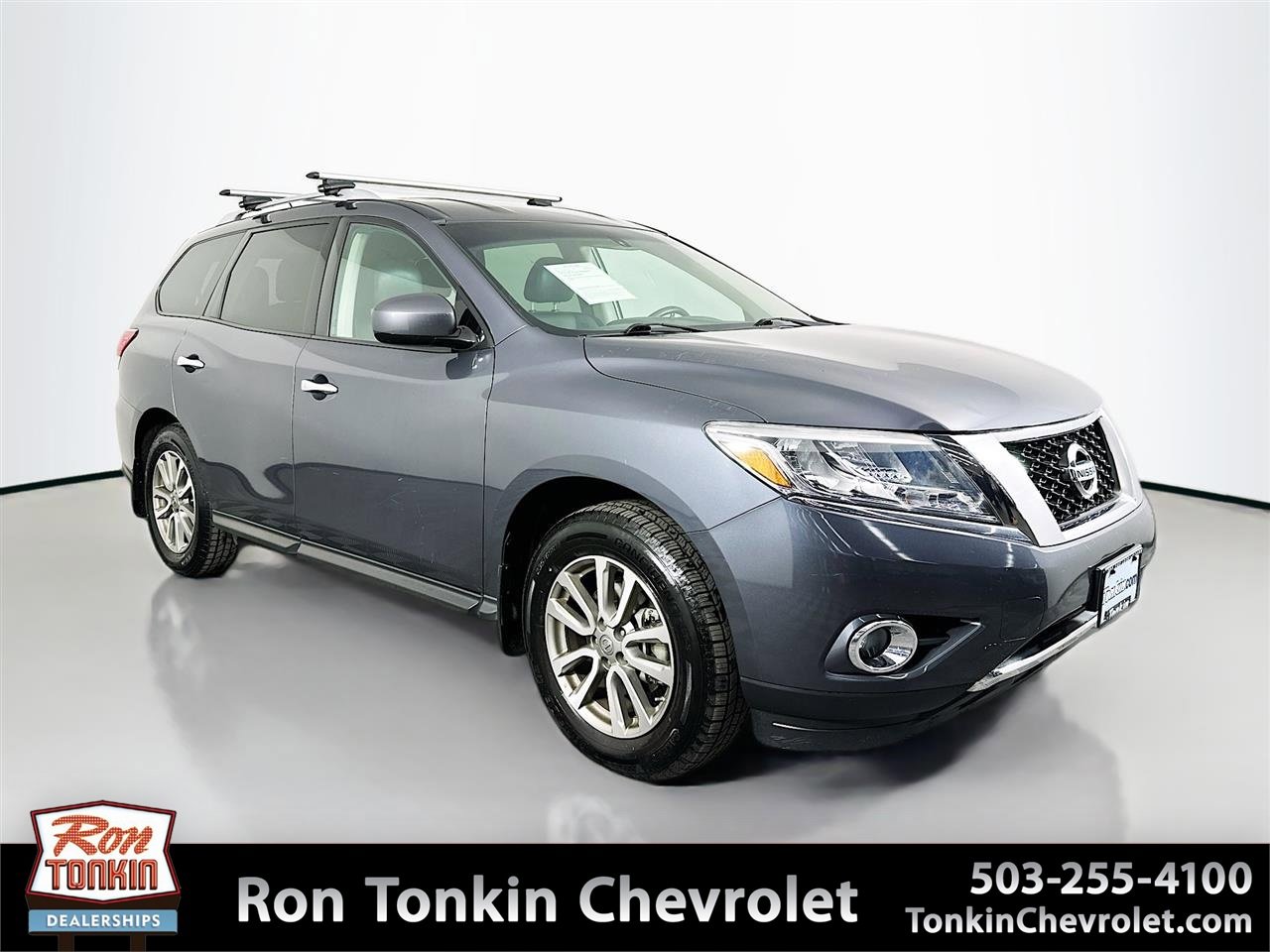 Used 2013 Nissan Pathfinder SV image 1
