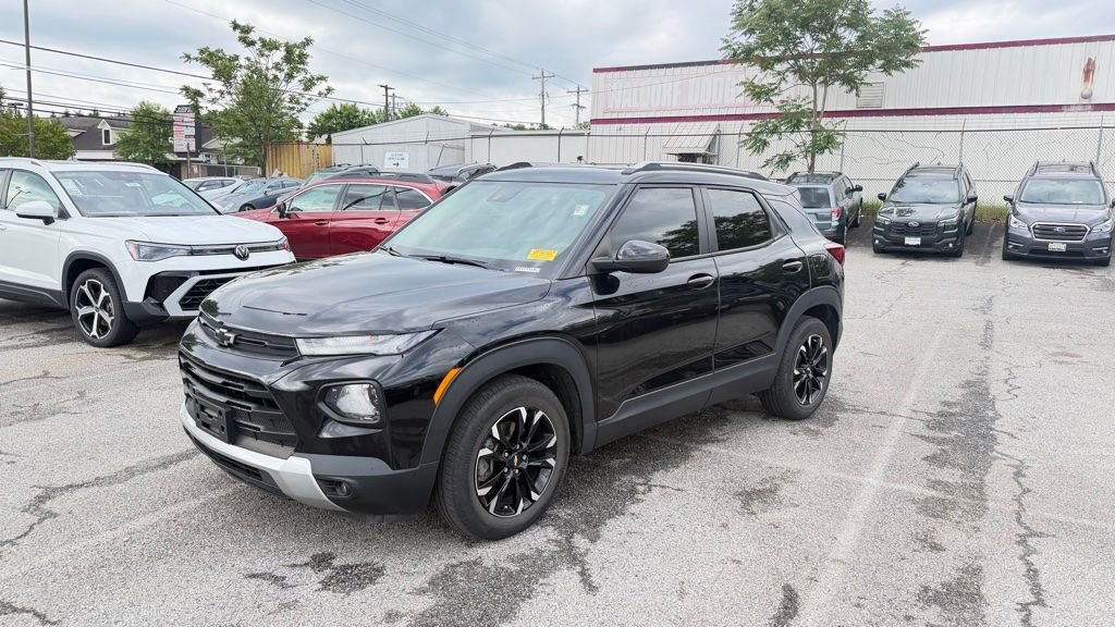 Used 2021 Chevrolet TrailBlazer LT w/ Sun and Liftgate Package FWD image 3