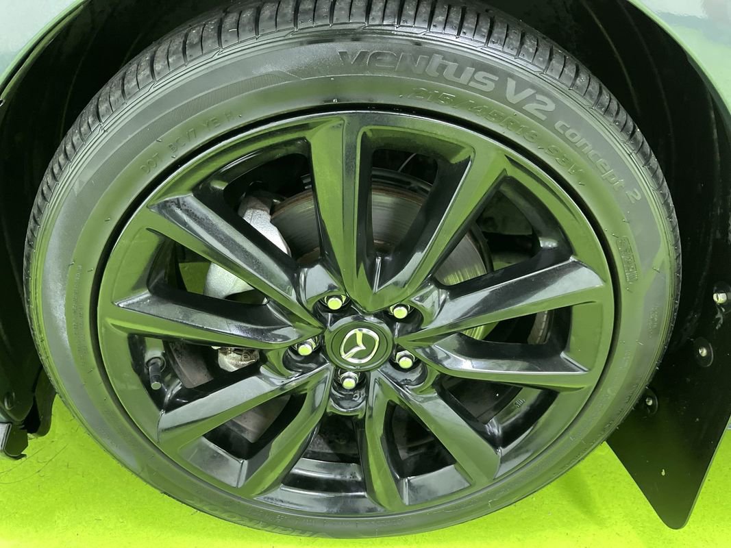 Used 2021 MAZDA MAZDA3 Hatchback w/Premium Plus Pkg image 14