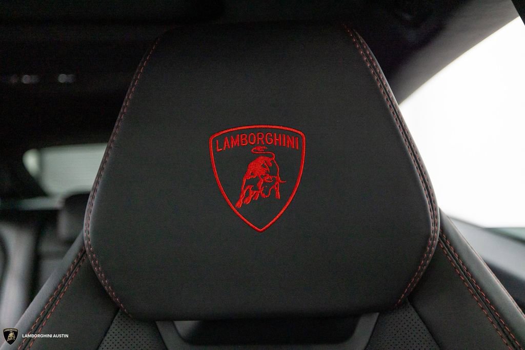Used 2023 Lamborghini Urus Performante AWD/4WD image 34