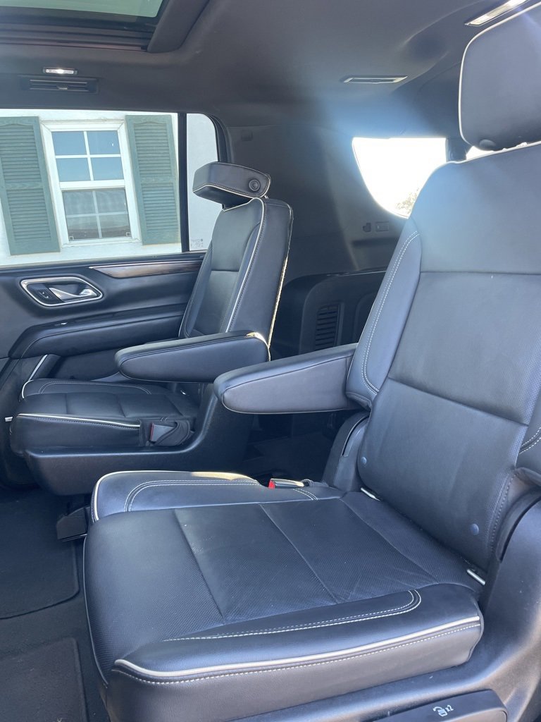 Used 2021 Chevrolet Suburban Premier w/ Premium Package image 36