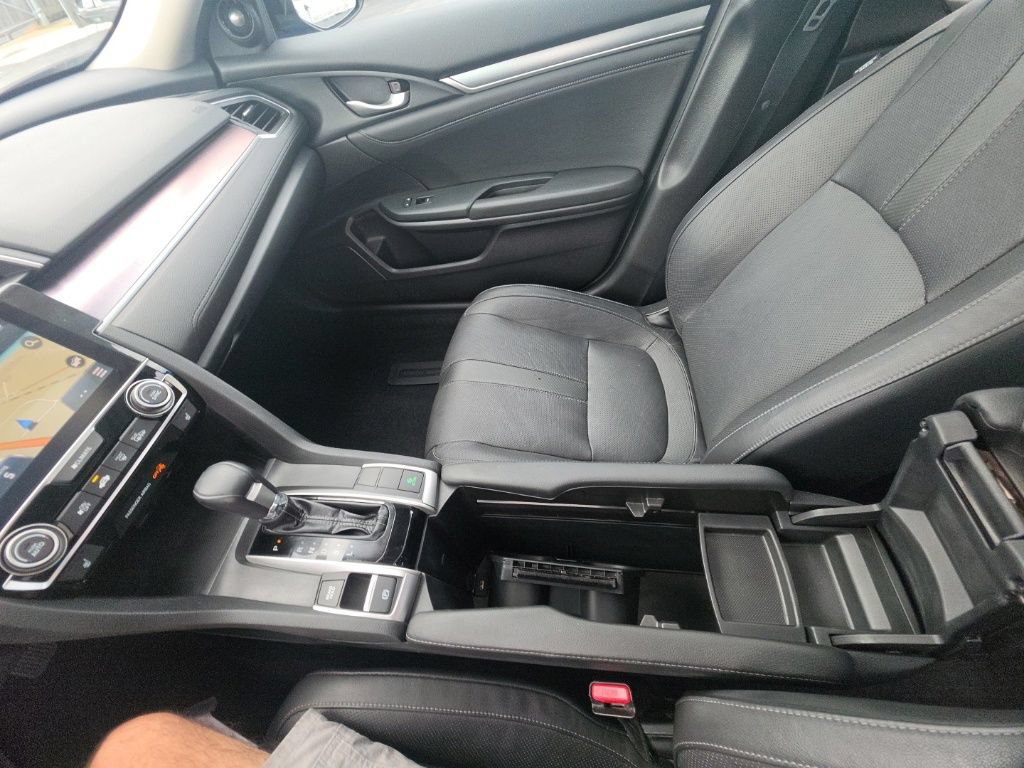 Used 2016 Honda Civic Touring image 24