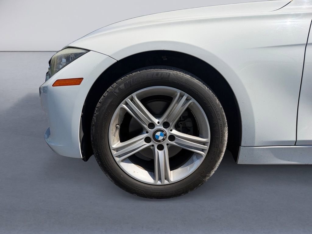 Used 2015 BMW 320i Sedan RWD image 9