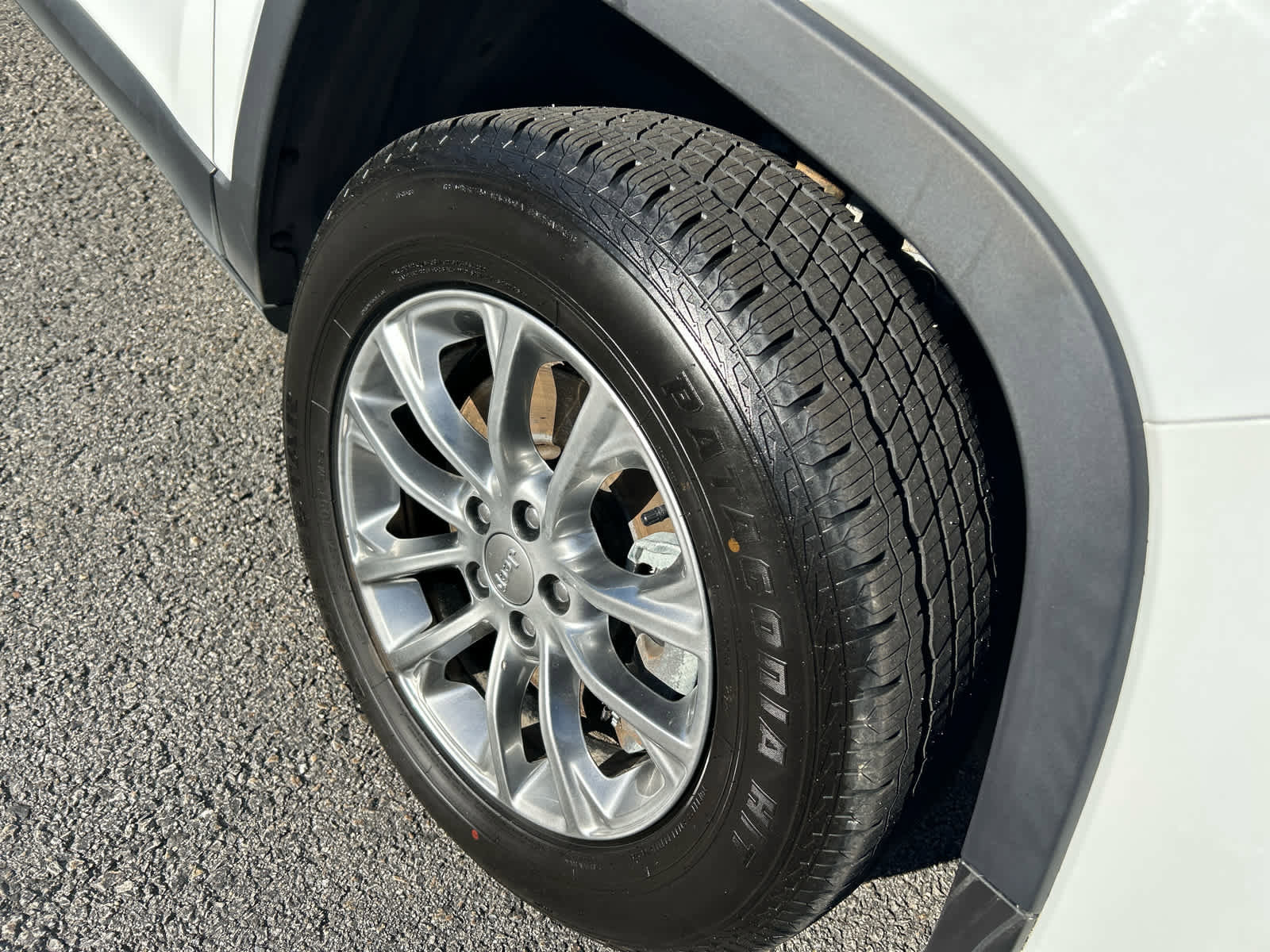 Used 2021 Jeep Cherokee Latitude Plus image 12