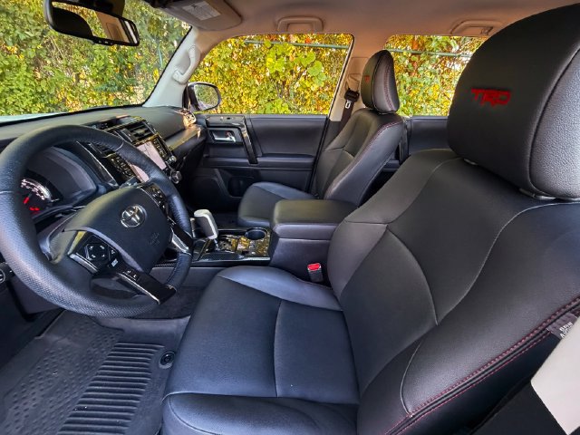 Used 2024 Toyota 4Runner TRD Off-Road Premium AWD/4WD image 19