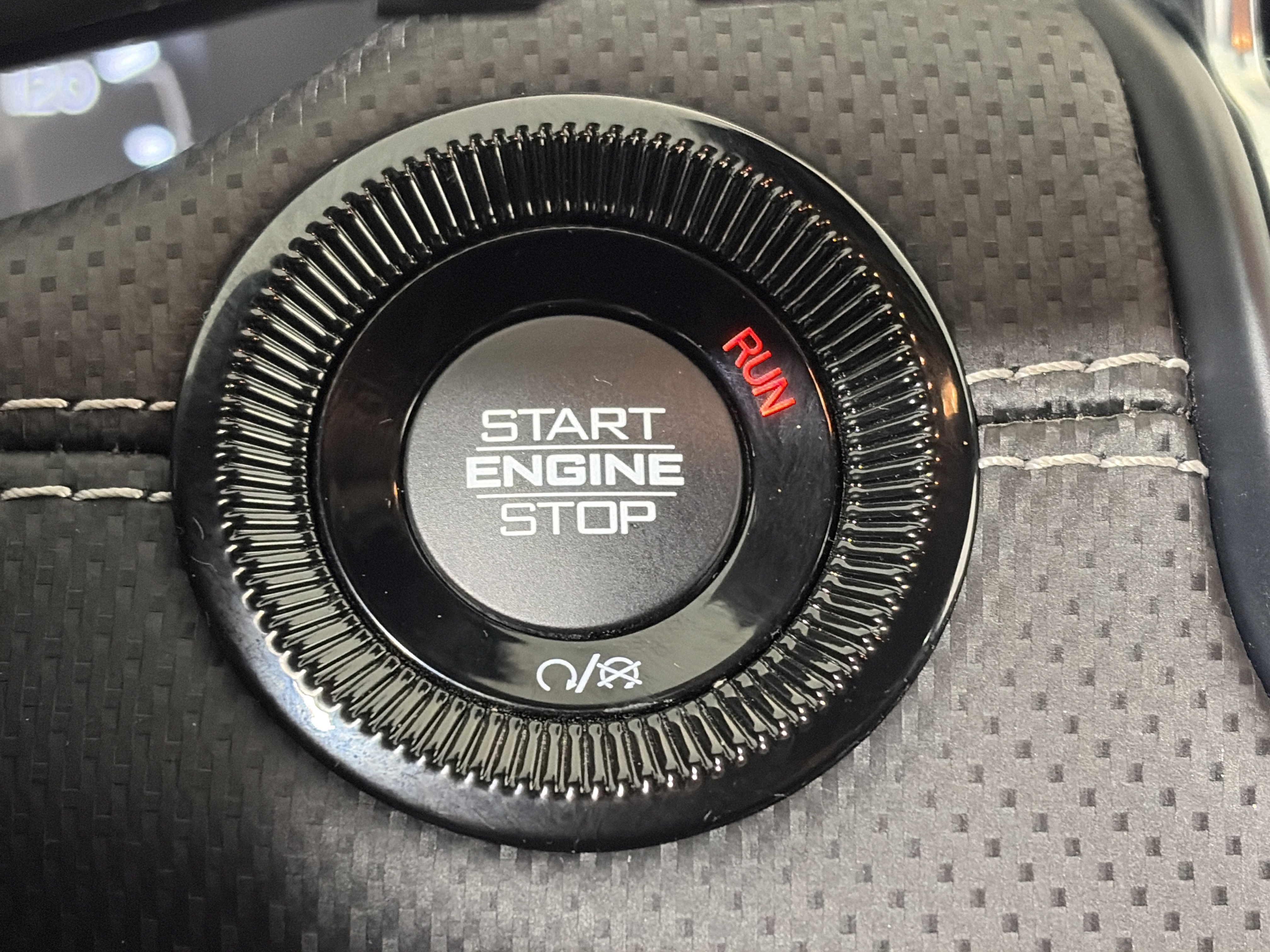 Used 2024 Jeep Compass Latitude w/ Convenience Group AWD/4WD image 25