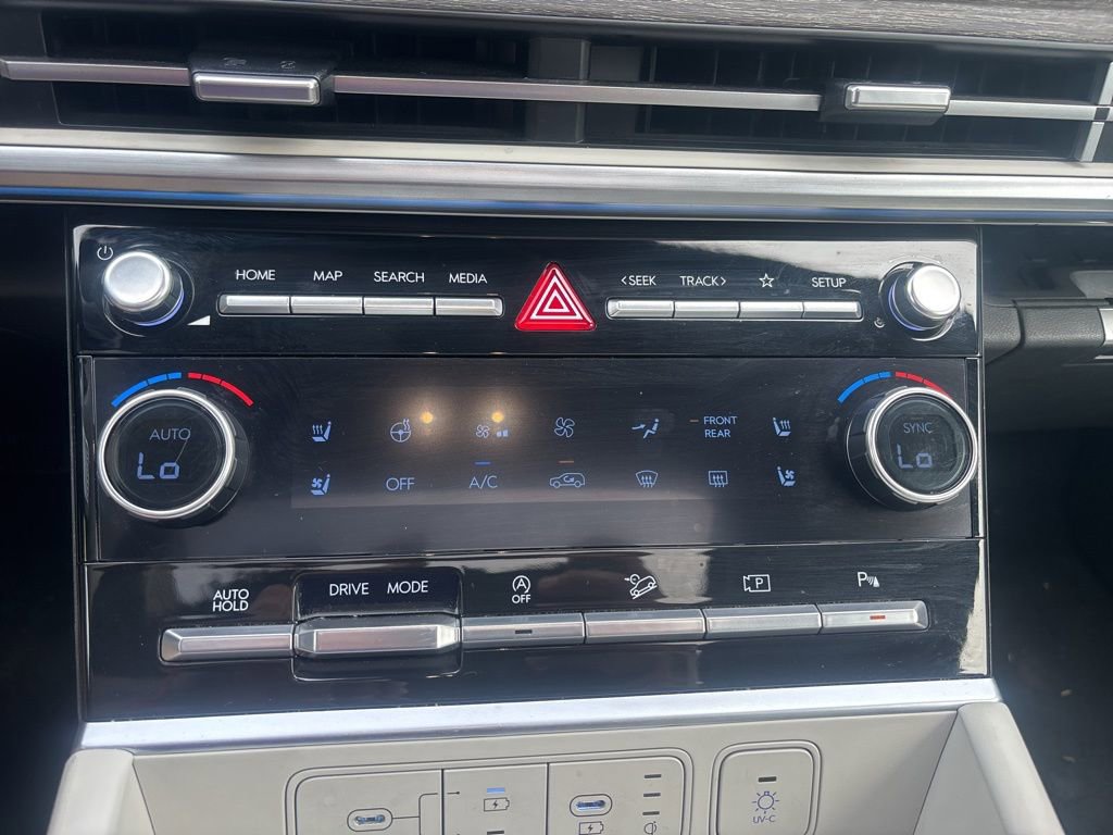 Used 2024 Hyundai Santa Fe Limited image 24