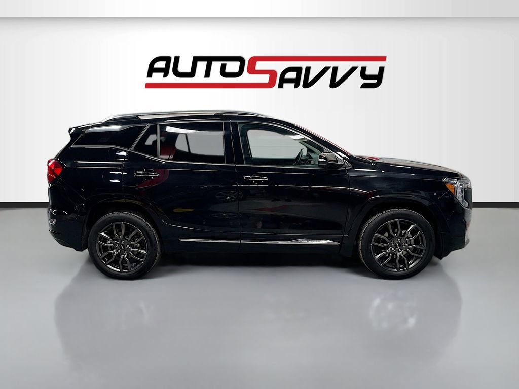 Used 2024 GMC Terrain Denali w/ Black Diamond Edition image 8