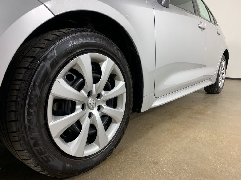 Used 2024 Toyota Corolla LE image 2