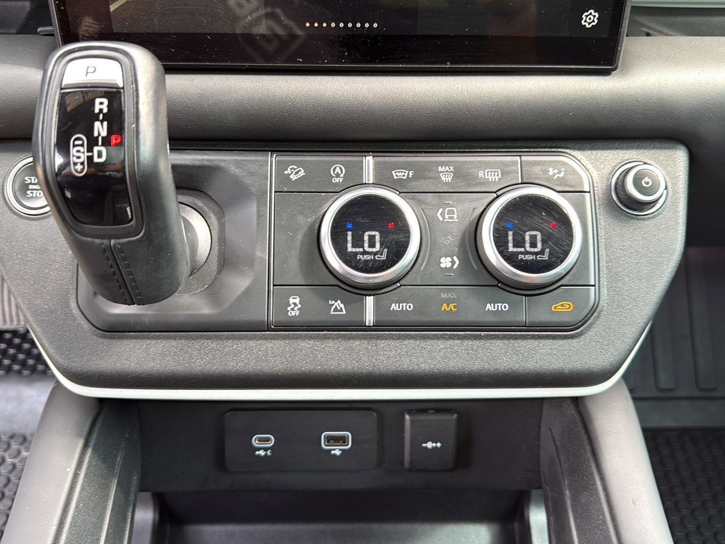 Used 2022 Land Rover Defender 110 XS Edition image 18