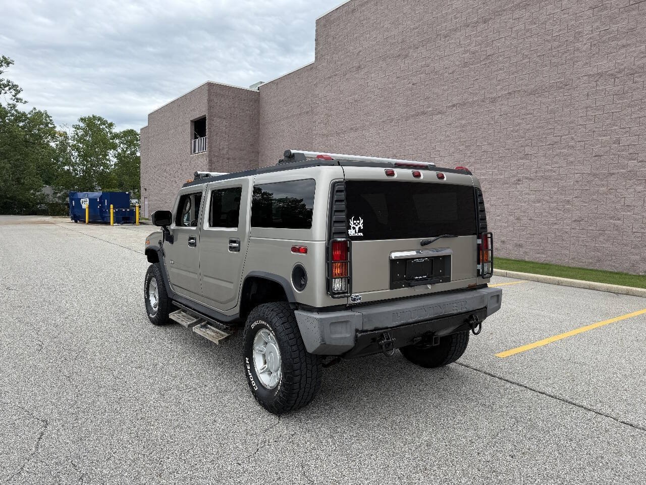 Used 2004 HUMMER H2 w/ Preferred Equipment Group AWD/4WD image 3