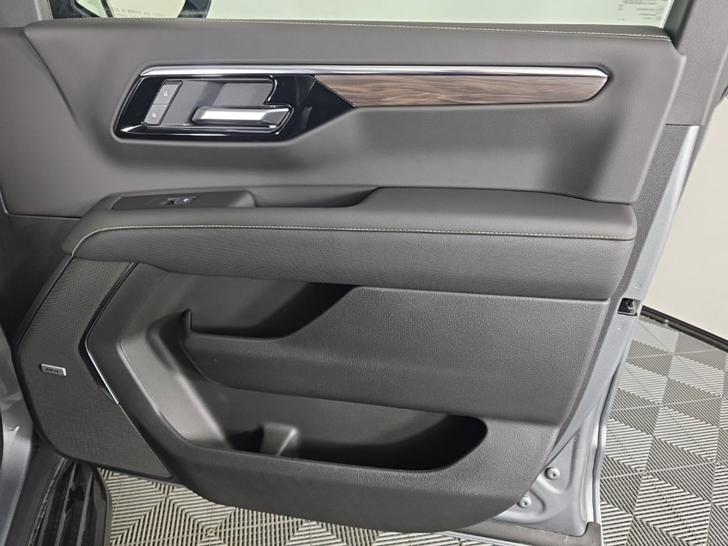 New 2025 Chevrolet Suburban Premier w/ Sun And Tow Package image 43